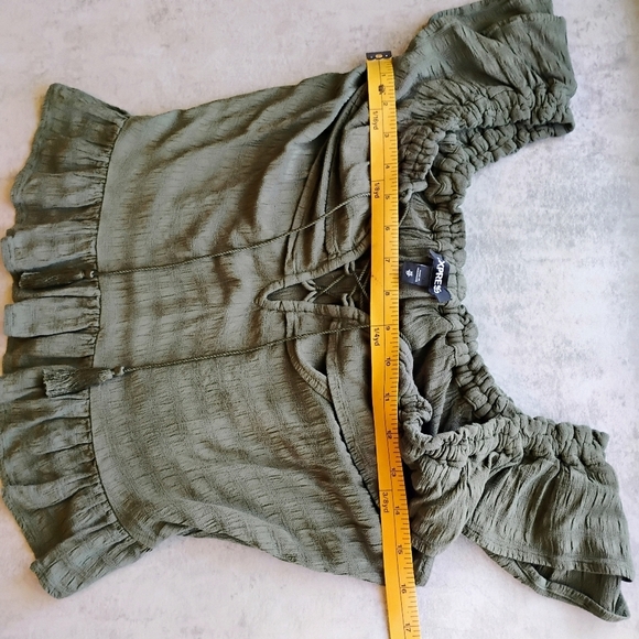 Express Milkmaid Top Womens XS Olive Green Babydoll Peasant Bohemian Ruffles - Picture 7 of 8